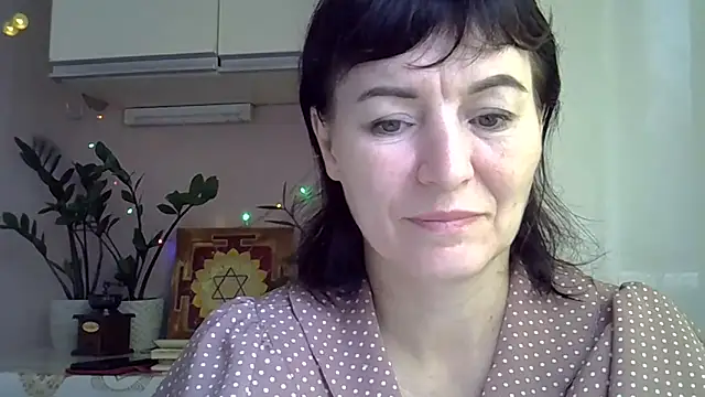 Krystal 82 online show from 09.18.25