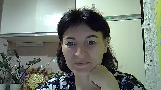 Krystal 82 online show from 10.02.25