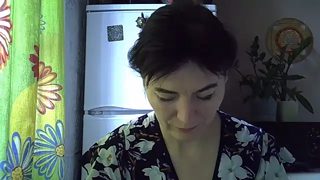 Krystal 82 online show from 11.23.25