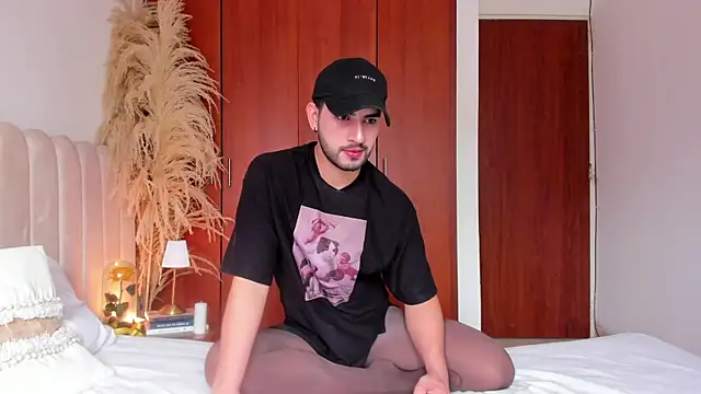 Snapshot of Dark_beauty2 chatting on 09.11.25 Dark beauty2 online show from 09.11.25