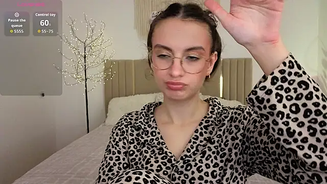 Real cutie1 online show from 06.16.26