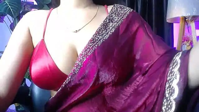 Snapshot of kiara_1122 chatting on 05.21.26 kiara 1122 online show from 05.21.26