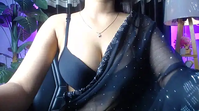 Snapshot of kiara_1122 chatting on 05.25.26 kiara 1122 online show from 05.25.26