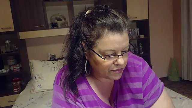 Snapshot of Claudia_71love chatting on 06.13.26 Claudia 71love online show from 06.13.26