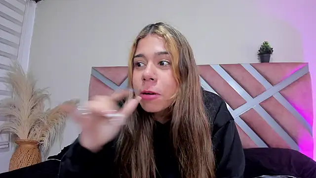 Snapshot of Rachell_criss chatting on 06.02.26 Rachell criss online show from 06.02.26