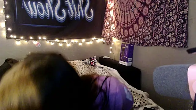 Snapshot of London_Ray chatting on 06.19.26 London Ray online show from 06.19.26