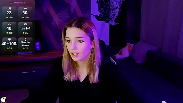 Sandy Belle online show from 09.16.25