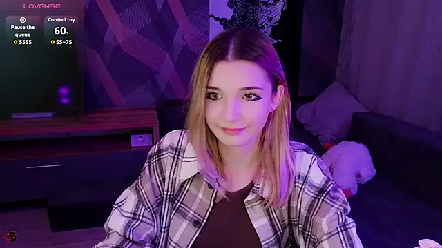 Sandy Belle online show from 10.07.25