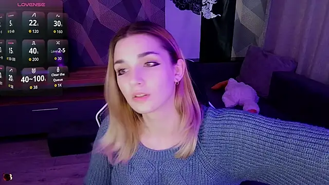 Sandy Belle online show from 10.09.25