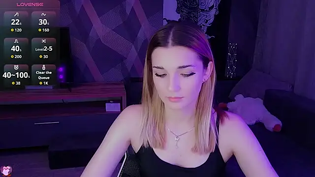 Sandy Belle online show from 10.18.25