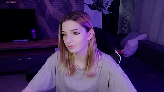 Sandy Belle online show from 10.25.25