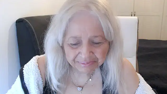 Snapshot of SusiLifeXXX chatting on 02.15.26 SusiLifeXXX online show from 02.15.26