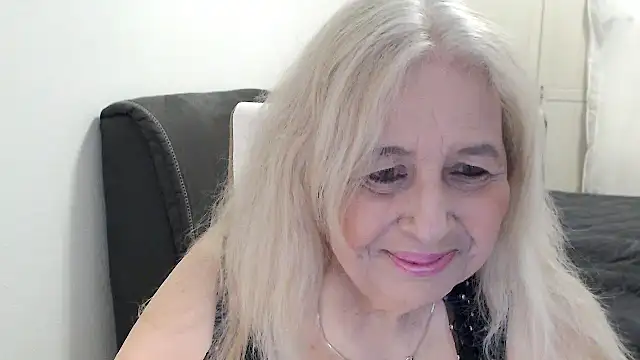 Snapshot of SusiLifeXXX chatting on 04.22.26 SusiLifeXXX online show from 04.22.26