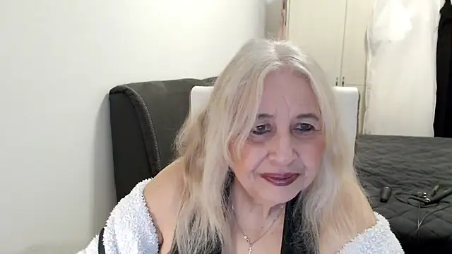 Snapshot of SusiLifeXXX chatting on 04.23.26 SusiLifeXXX online show from 04.23.26