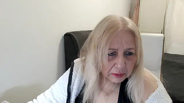 Snapshot of SusiLifeXXX chatting on 05.19.26 SusiLifeXXX online show from 05.19.26