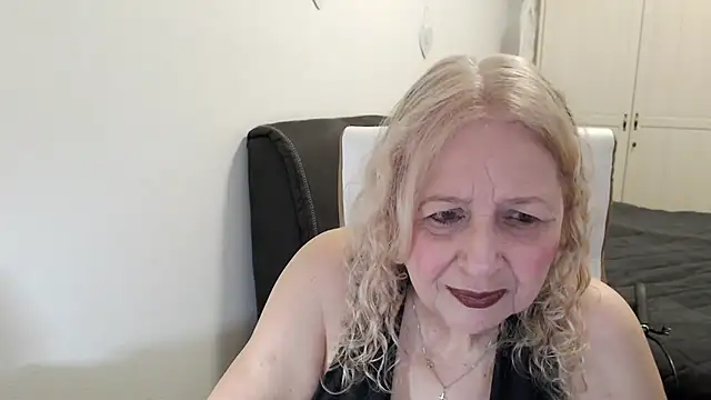 Snapshot of SusiLifeXXX chatting on 05.24.26 SusiLifeXXX online show from 05.24.26