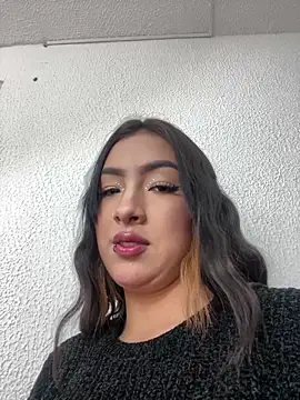 Snapshot of iamvalenn chatting on 11.04.25 iamvalenn online show from 11.04.25