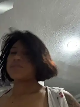 Snapshot of Nia_Desire chatting on 05.15.26 Nia Desire online show from 05.15.26