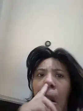 Snapshot of Nia_Desire chatting on 05.29.26 Nia Desire online show from 05.29.26
