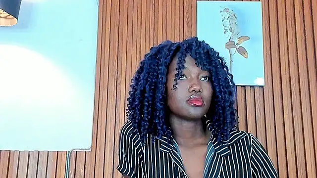 Evaa 18 online show from 09.15.25