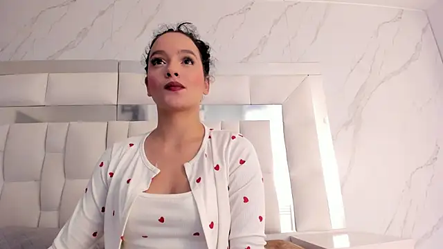 Snapshot of Maia_Park chatting on 01.09.26 Maia Park online show from 01.09.26