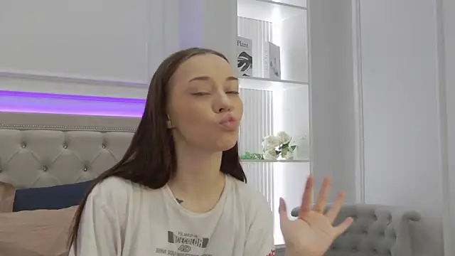 ZoeyNeal online show from 03.14.26