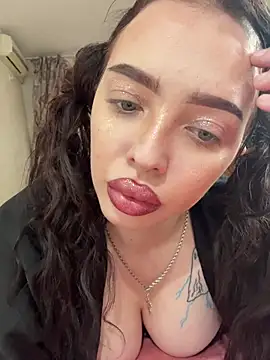 Hannah xBaby online show from 11.30.25