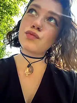 lucy-joy online show from 09.10.25