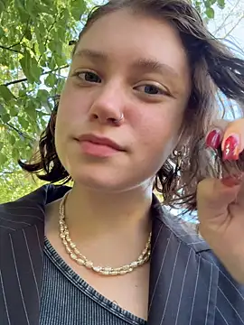 lucy-joy online show from 09.13.25