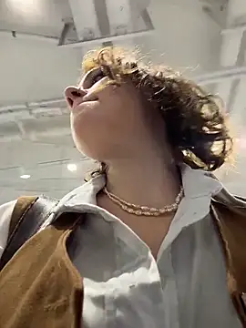 lucy-joy online show from 09.23.25