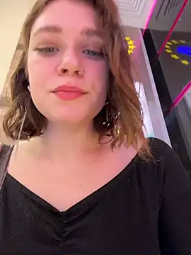 lucy-joy online show from 11.04.25