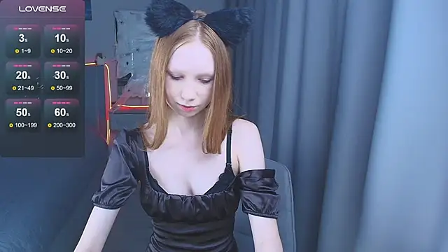 Snapshot of FoxyMira chatting on 10.25.25 FoxyMira online show from 10.25.25