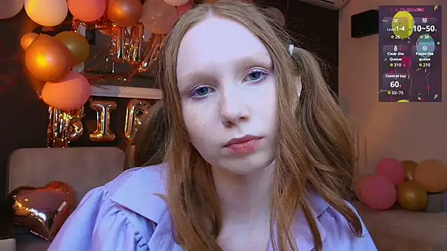Snapshot of FoxyMira chatting on 06.15.26 FoxyMira online show from 06.15.26