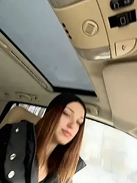 DollyTall online show from 03.10.26