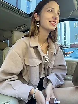 DollyTall online show from 05.15.26