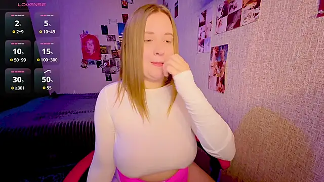 Snapshot of NaomiRey1 chatting on 07.18.26 NaomiRey1 online show from 07.18.26