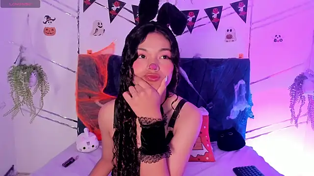 Camilla Miller01 online show from 10.31.25