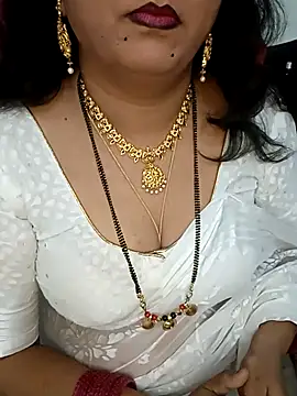 Snapshot of Niharika555 chatting on 05.17.26 Niharika555 online show from 05.17.26