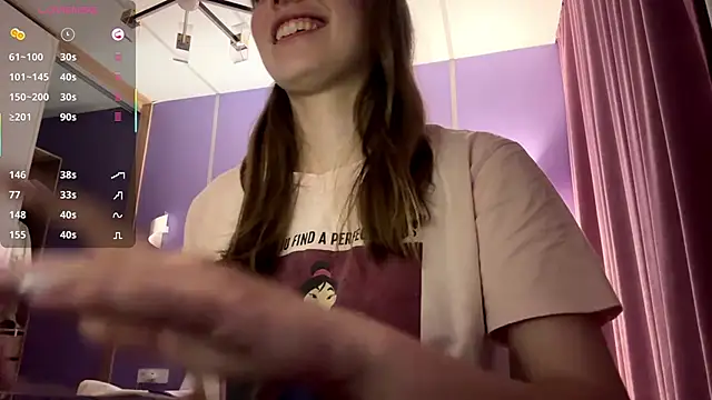 Snapshot of LinaMoonBlessed chatting on 05.17.26 LinaMoonBlessed online show from 05.17.26