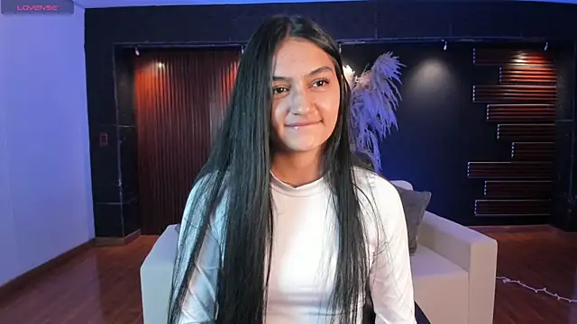 AidaJones online show from 10.06.25