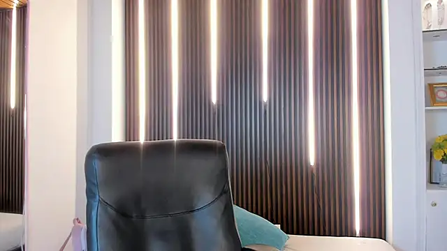 AidaJones online show from 10.29.25