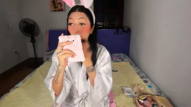 Snapshot of Anais_lux chatting on 05.05.26 Anais lux online show from 05.05.26