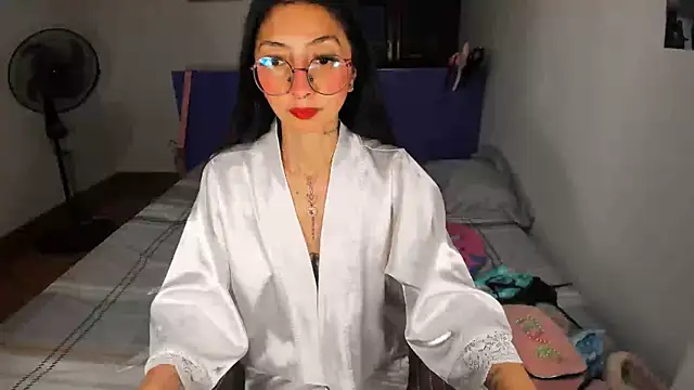 Snapshot of Anais_lux chatting on 05.15.26 Anais lux online show from 05.15.26