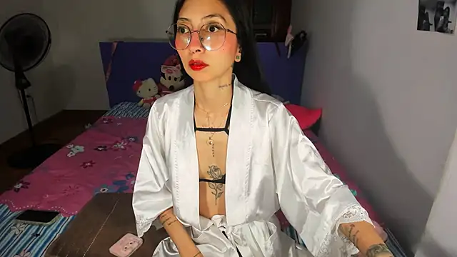 Snapshot of Anais_lux chatting on 05.22.26 Anais lux online show from 05.22.26