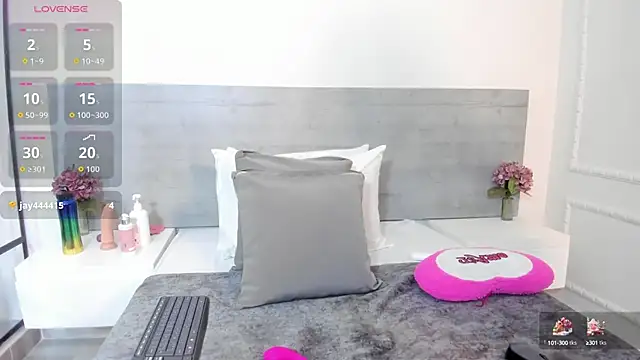 sunnyWhitee online show from 09.24.25