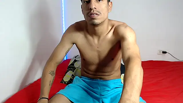 IsaXander743 online show from 10.11.25