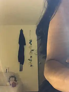 Snapshot of SelinaCatt_ chatting on 09.28.25 SelinaCatt  online show from 09.28.25