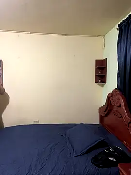 Snapshot of MaxDell chatting on 09.09.25 MaxDell online show from 09.09.25