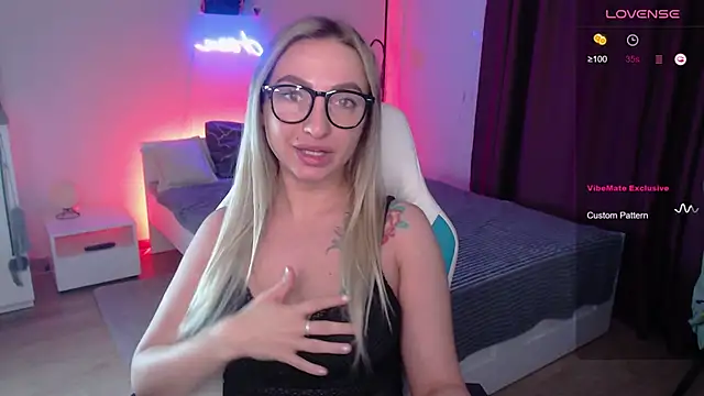 Snapshot of Bunny_Butt_ chatting on 01.15.26 Bunny Butt online show from 01.15.26