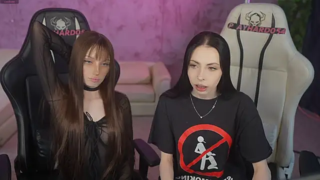 Snapshot of VivianSweet_ chatting on 04.21.26 VivianSweet online show from 04.21.26